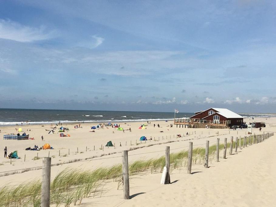 Strandhuis De Zon - Recreatiepark De Watersnip Petten Esterno foto